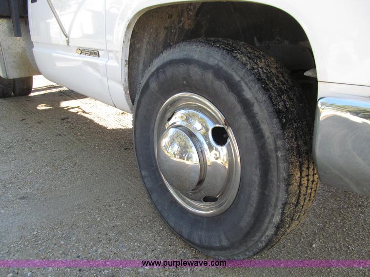 image for item E4624 1997 Chevrolet 3500 flatbed truck
