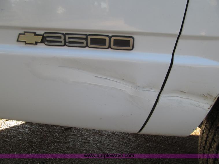 image for item E4624 1997 Chevrolet 3500 flatbed truck