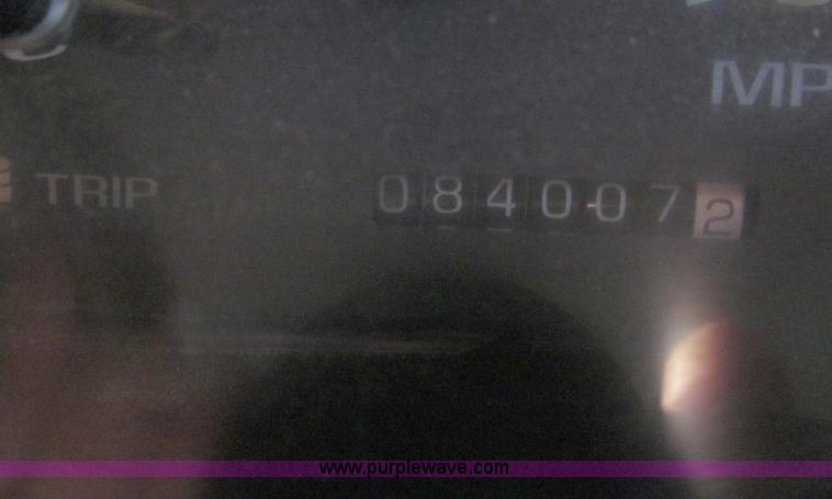 image for item E4624 1997 Chevrolet 3500 flatbed truck