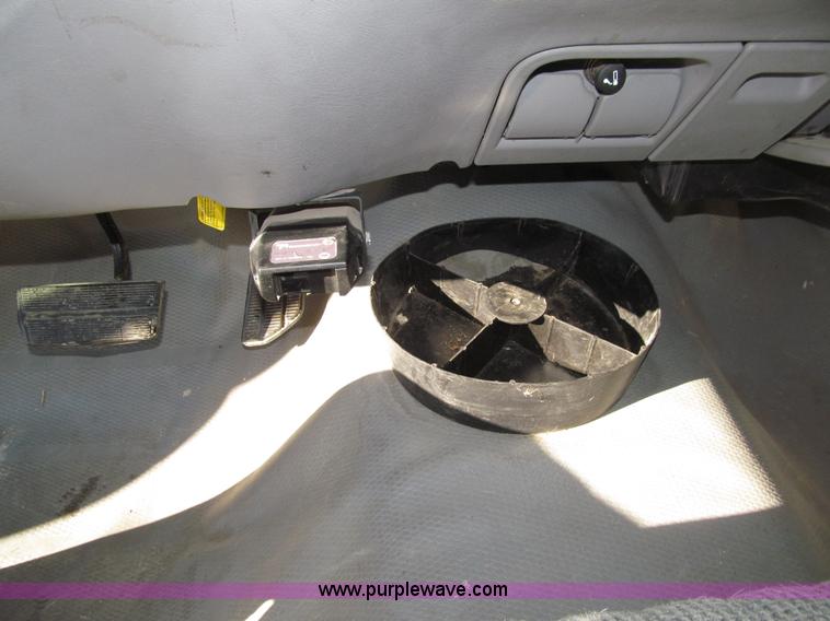 image for item E4624 1997 Chevrolet 3500 flatbed truck