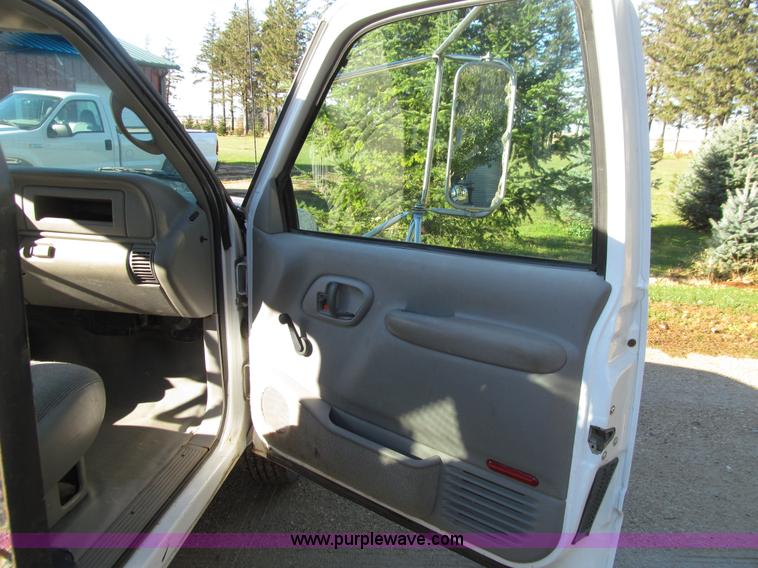 image for item E4624 1997 Chevrolet 3500 flatbed truck