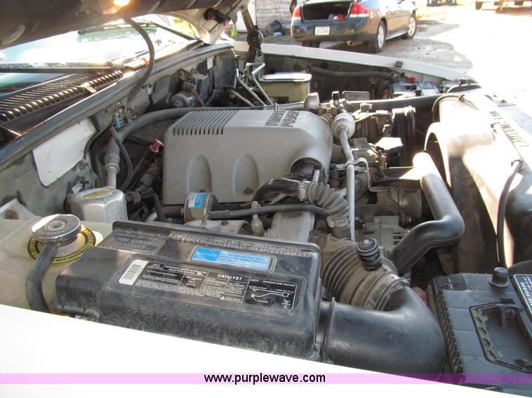 image for item E4624 1997 Chevrolet 3500 flatbed truck