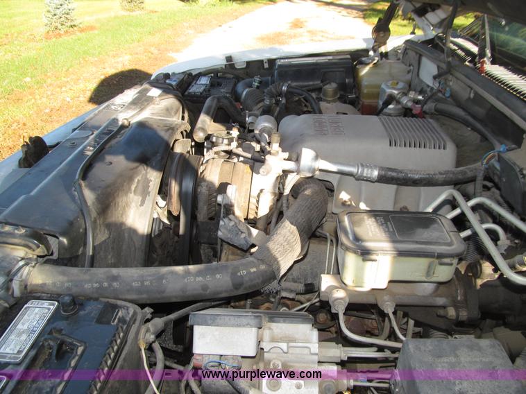 image for item E4624 1997 Chevrolet 3500 flatbed truck