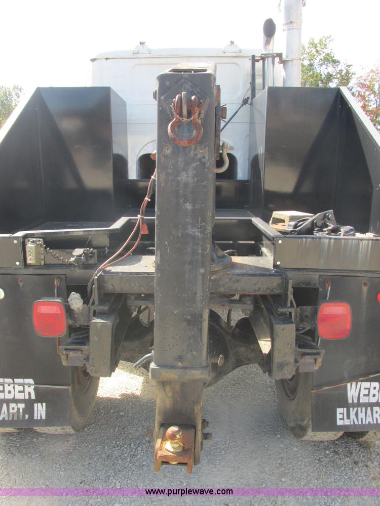 image for item E7430 1976 International Transtar II 4070B mobile home toter truck