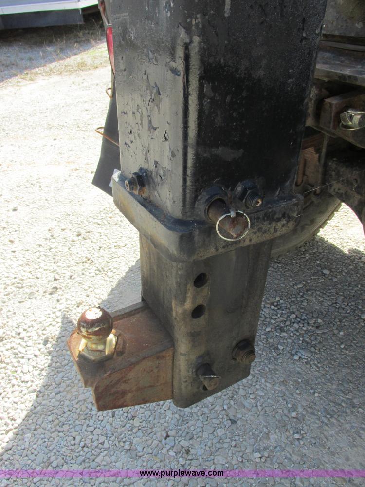 image for item E7430 1976 International Transtar II 4070B mobile home toter truck