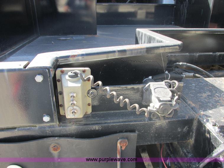 image for item E7430 1976 International Transtar II 4070B mobile home toter truck