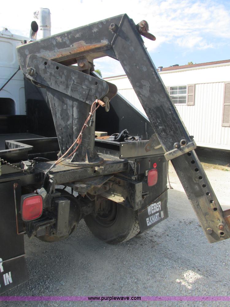 image for item E7430 1976 International Transtar II 4070B mobile home toter truck