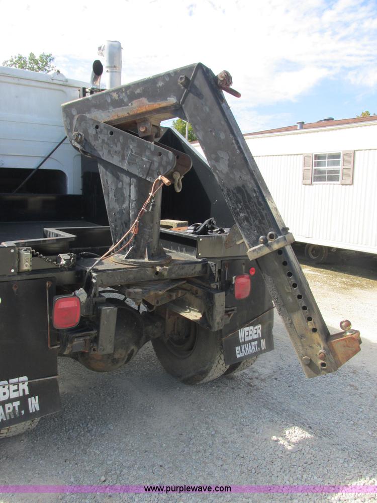 image for item E7430 1976 International Transtar II 4070B mobile home toter truck