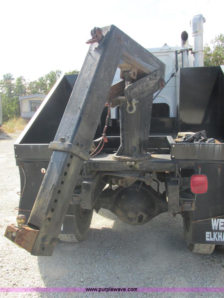 image for item E7430 1976 International Transtar II 4070B mobile home toter truck