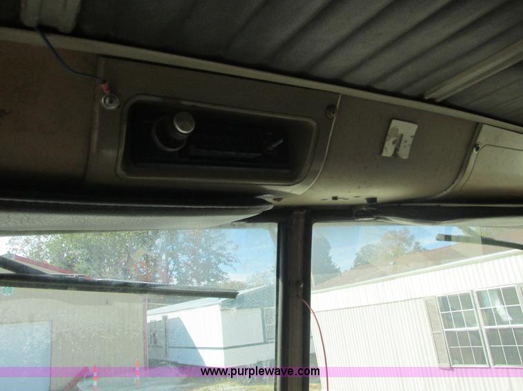 image for item E7430 1976 International Transtar II 4070B mobile home toter truck