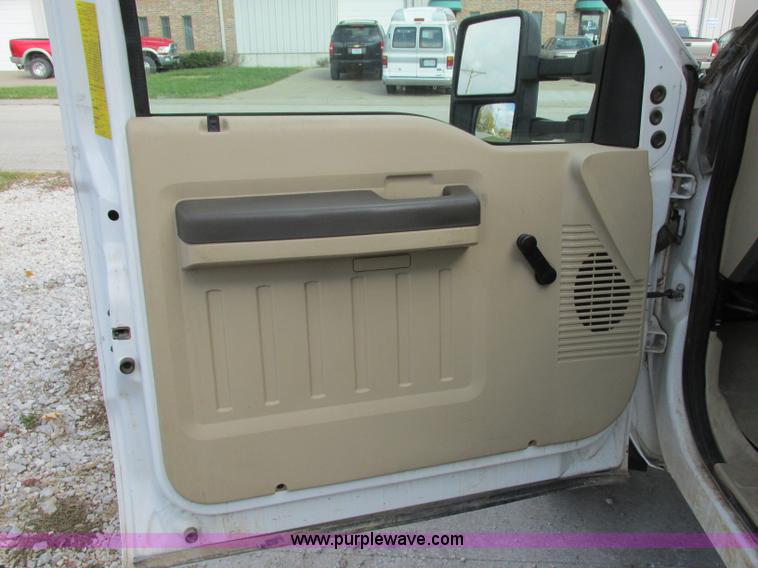 image for item F5362 2008 Ford F450 Super Duty XL flatbed truck