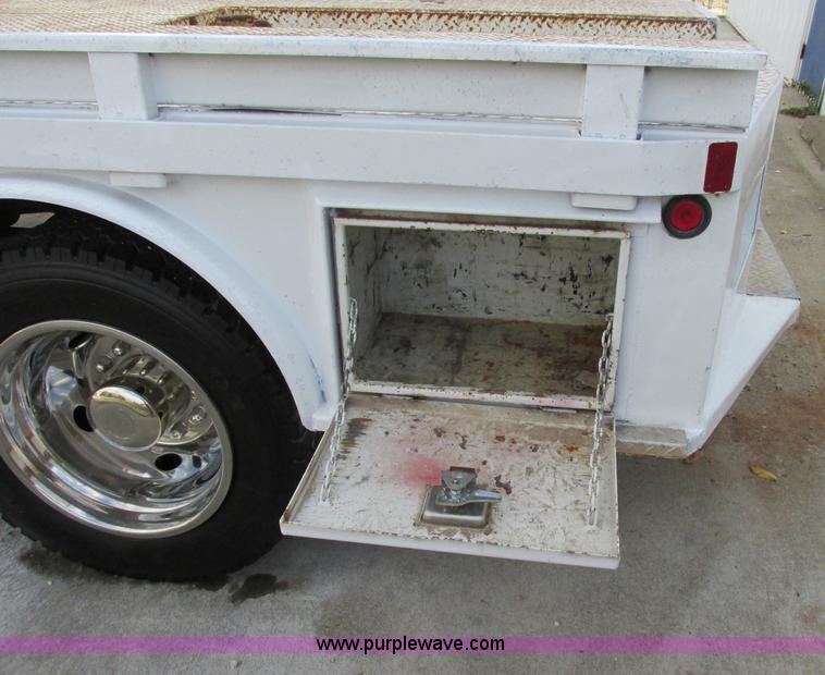 image for item F5362 2008 Ford F450 Super Duty XL flatbed truck