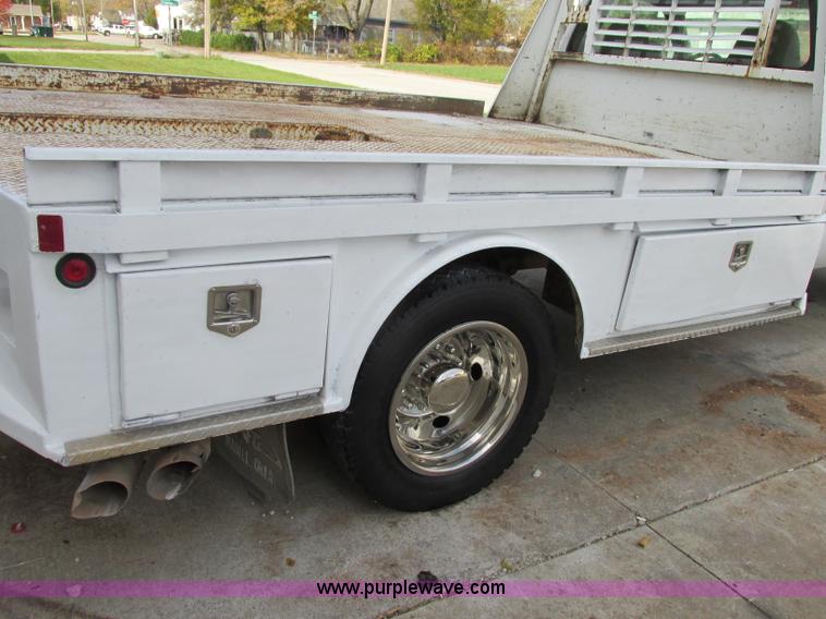 image for item F5362 2008 Ford F450 Super Duty XL flatbed truck