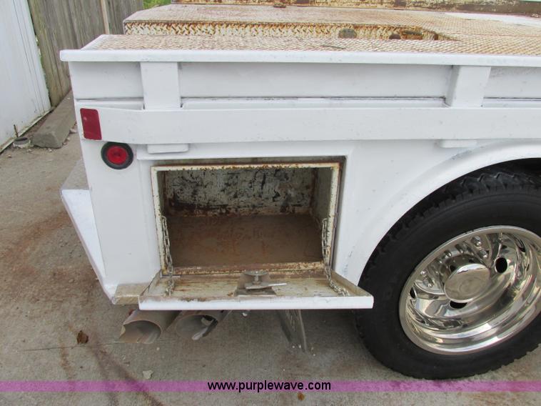 image for item F5362 2008 Ford F450 Super Duty XL flatbed truck