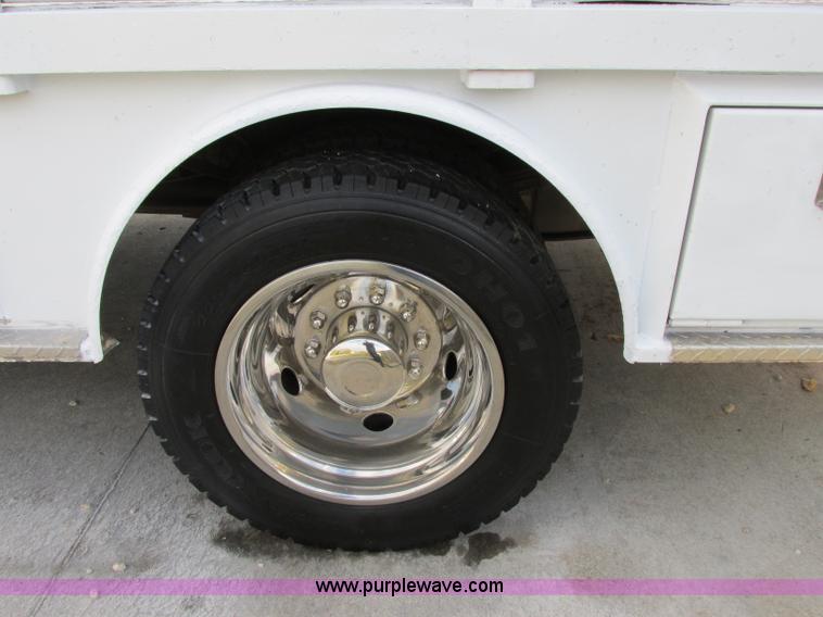 image for item F5362 2008 Ford F450 Super Duty XL flatbed truck