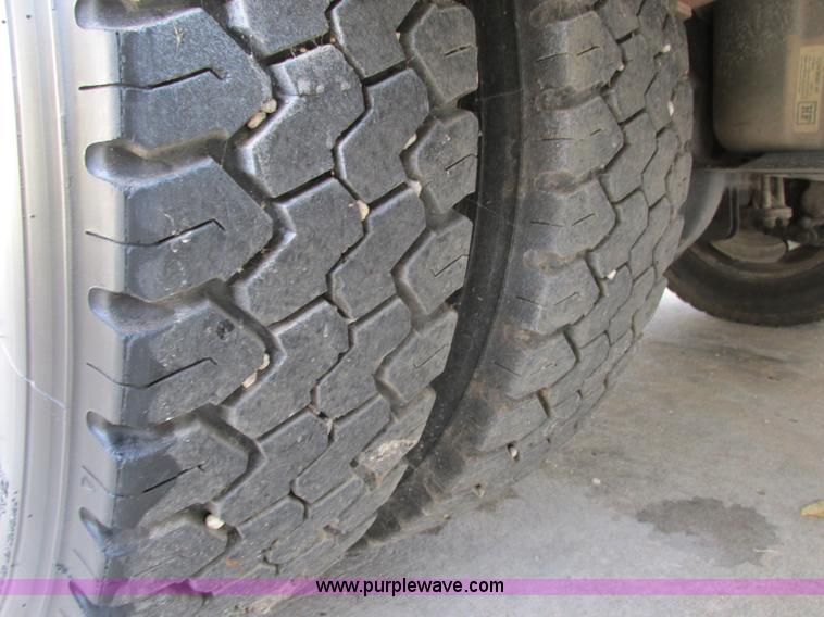 image for item F5362 2008 Ford F450 Super Duty XL flatbed truck