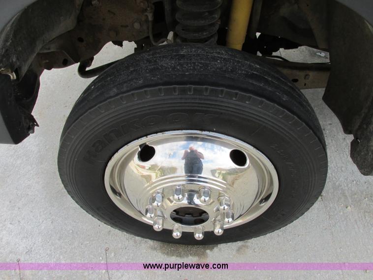 image for item F5362 2008 Ford F450 Super Duty XL flatbed truck