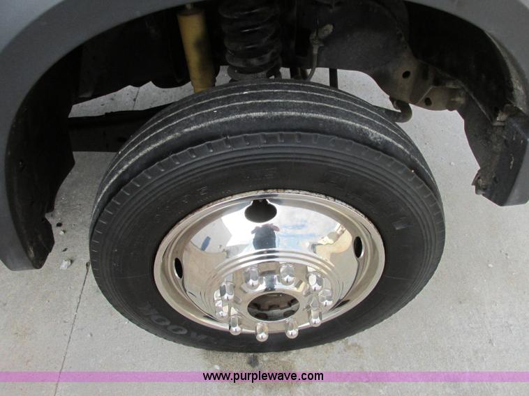 image for item F5362 2008 Ford F450 Super Duty XL flatbed truck