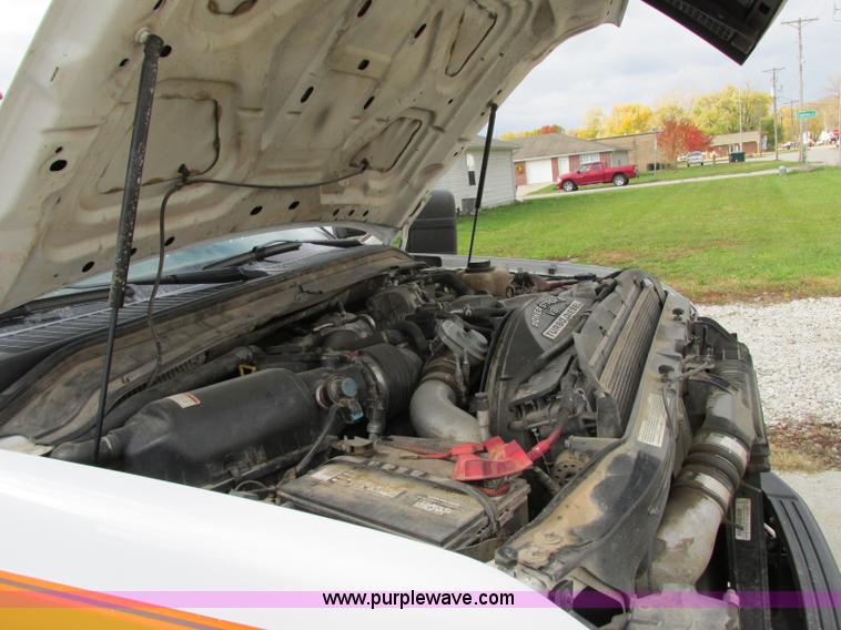 image for item F5362 2008 Ford F450 Super Duty XL flatbed truck