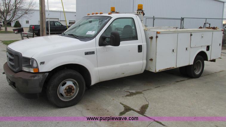 image for item F5363 2002 Ford F350 XL Super Duty utility truck