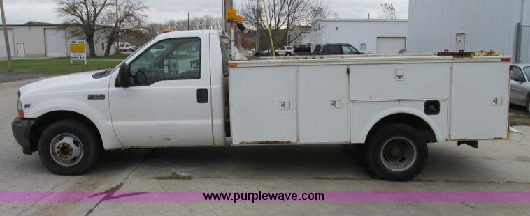 image for item F5363 2002 Ford F350 XL Super Duty utility truck