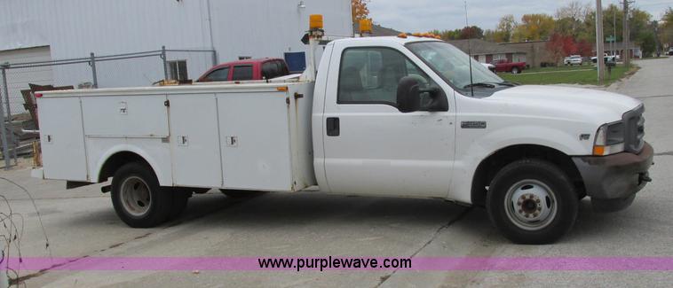 image for item F5363 2002 Ford F350 XL Super Duty utility truck