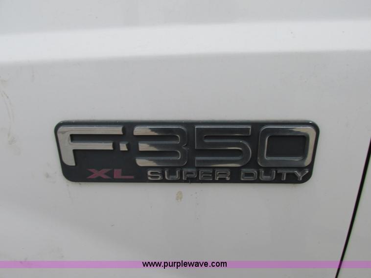 image for item F5363 2002 Ford F350 XL Super Duty utility truck