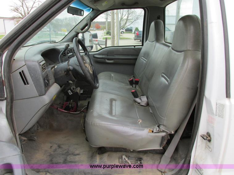 image for item F5363 2002 Ford F350 XL Super Duty utility truck