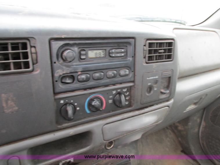 image for item F5363 2002 Ford F350 XL Super Duty utility truck