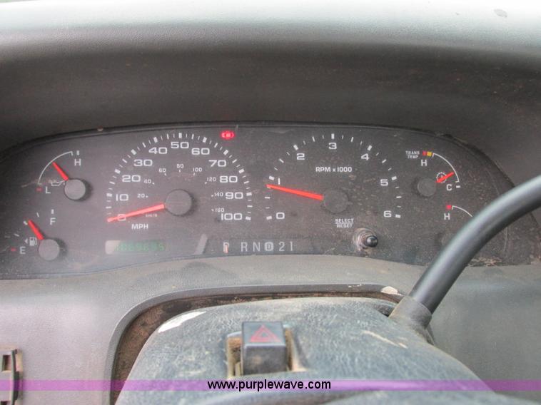 image for item F5363 2002 Ford F350 XL Super Duty utility truck