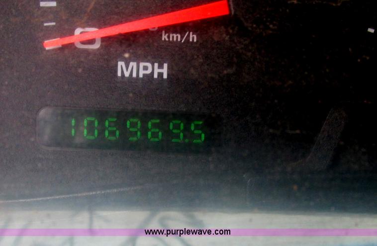 image for item F5363 2002 Ford F350 XL Super Duty utility truck