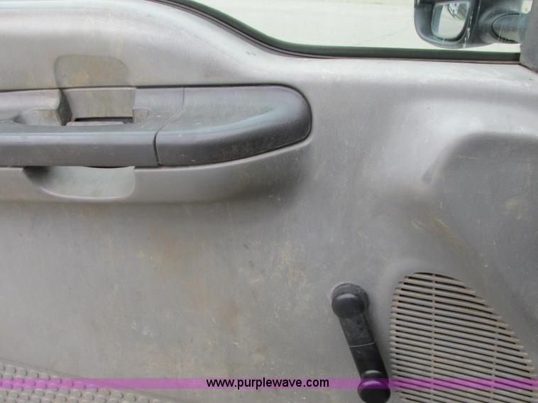 image for item F5363 2002 Ford F350 XL Super Duty utility truck