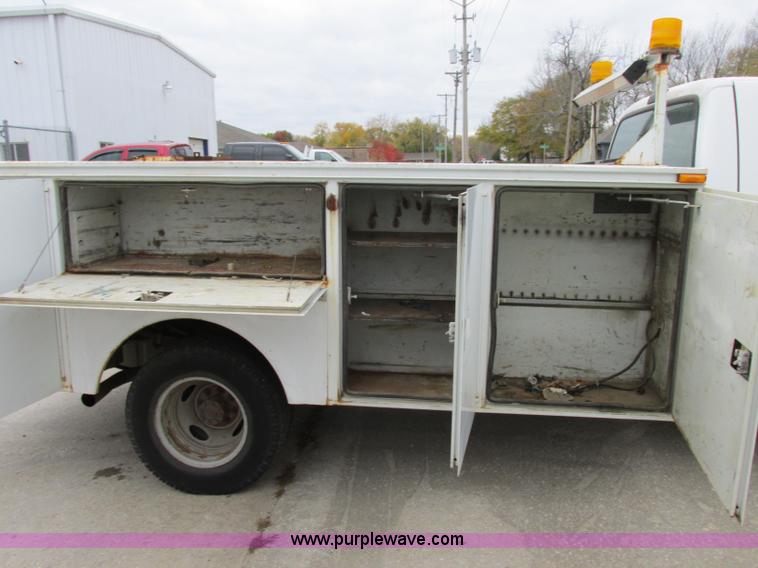 image for item F5363 2002 Ford F350 XL Super Duty utility truck