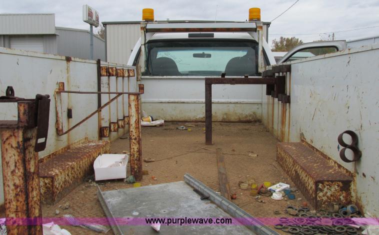 image for item F5363 2002 Ford F350 XL Super Duty utility truck