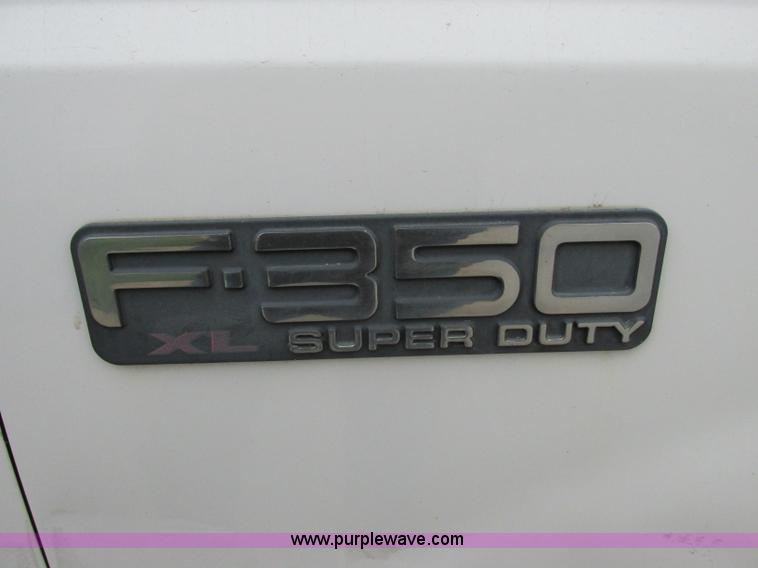 image for item F5363 2002 Ford F350 XL Super Duty utility truck