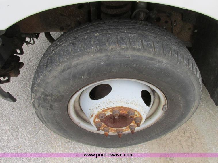 image for item F5363 2002 Ford F350 XL Super Duty utility truck