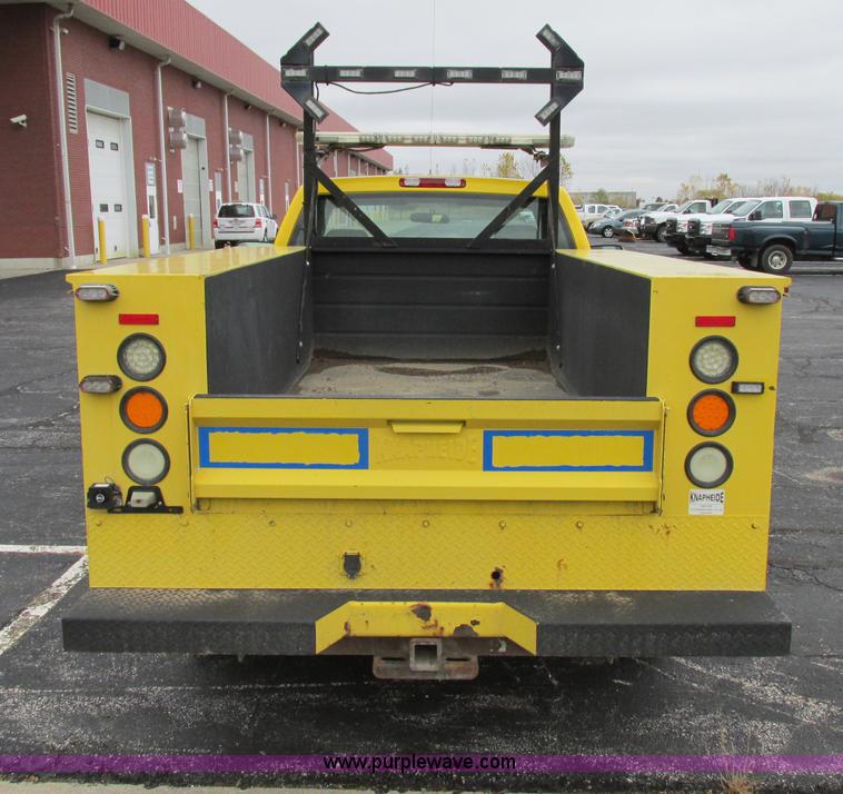 image for item F5370 2006 Chevrolet Silverado 2500HD service truck