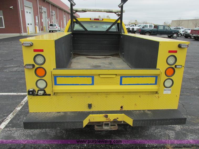 image for item F5370 2006 Chevrolet Silverado 2500HD service truck