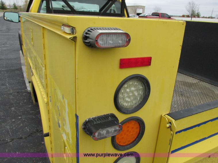 image for item F5370 2006 Chevrolet Silverado 2500HD service truck