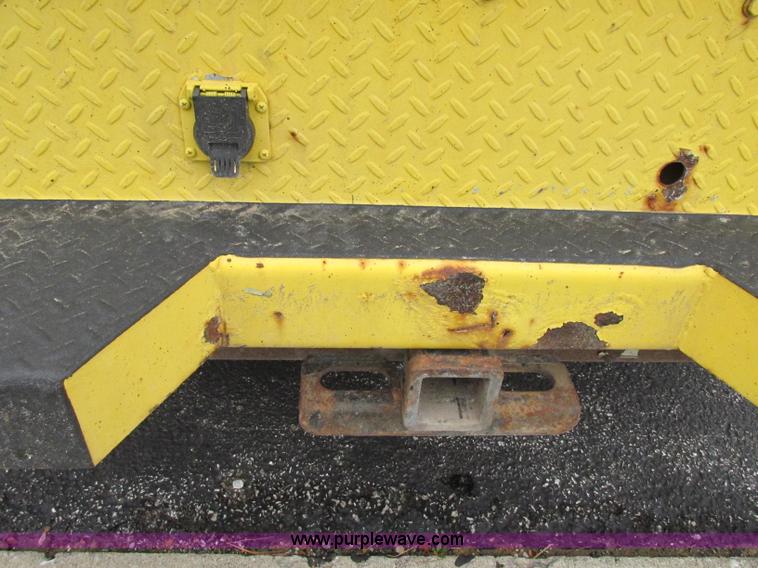 image for item F5370 2006 Chevrolet Silverado 2500HD service truck