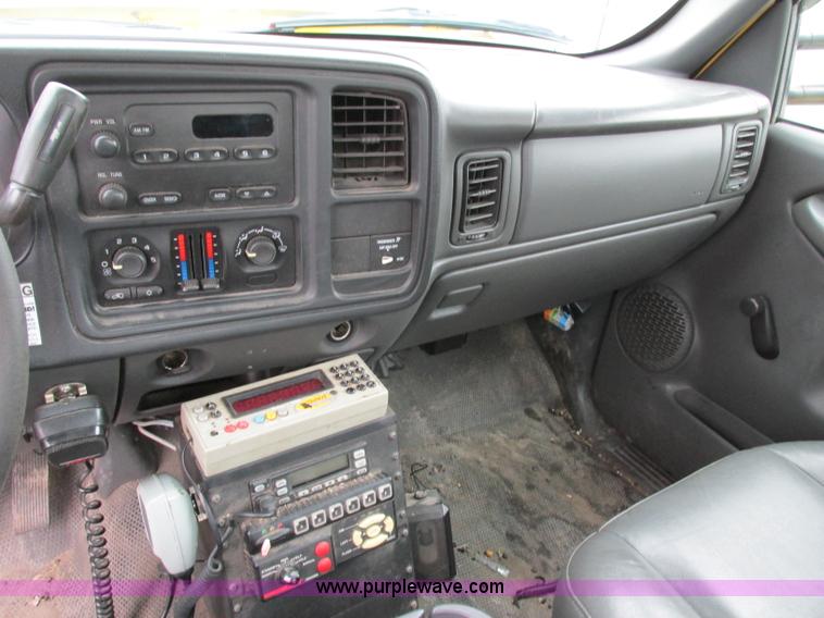 image for item F5370 2006 Chevrolet Silverado 2500HD service truck