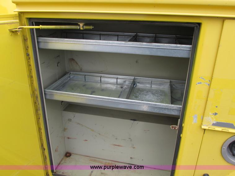 image for item F5370 2006 Chevrolet Silverado 2500HD service truck