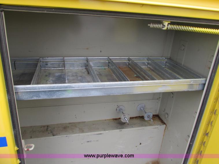 image for item F5370 2006 Chevrolet Silverado 2500HD service truck