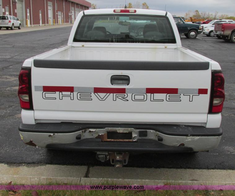 image for item F5371 2004 Chevrolet Silverado 1500 Ext. Cab pickup truck
