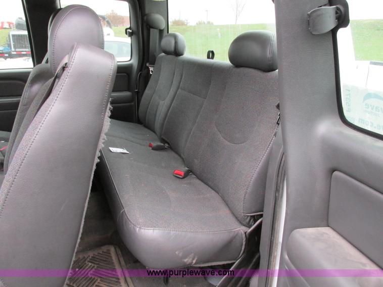 image for item F5371 2004 Chevrolet Silverado 1500 Ext. Cab pickup truck