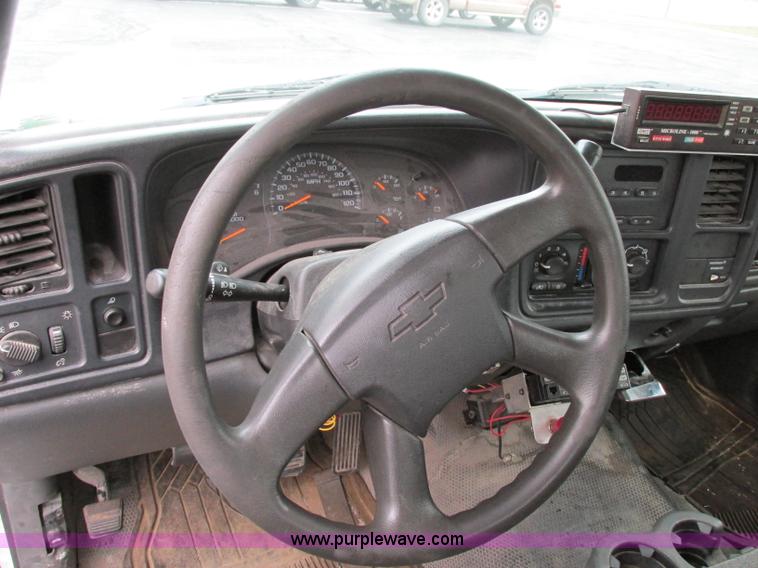 image for item F5371 2004 Chevrolet Silverado 1500 Ext. Cab pickup truck