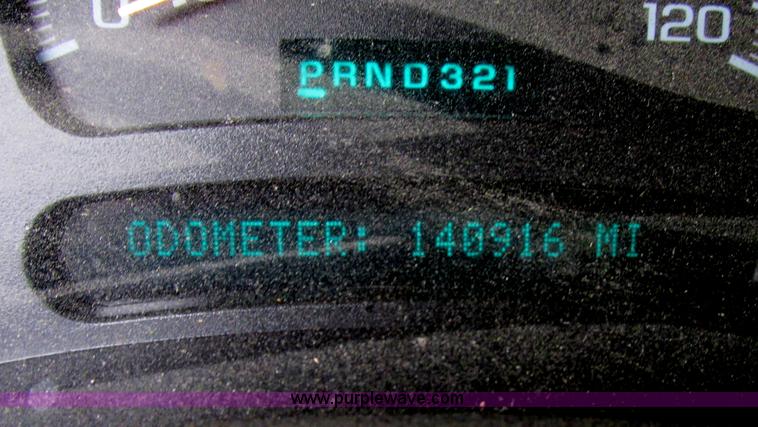 image for item F5371 2004 Chevrolet Silverado 1500 Ext. Cab pickup truck