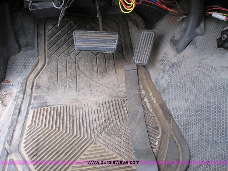 image for item F5371 2004 Chevrolet Silverado 1500 Ext. Cab pickup truck