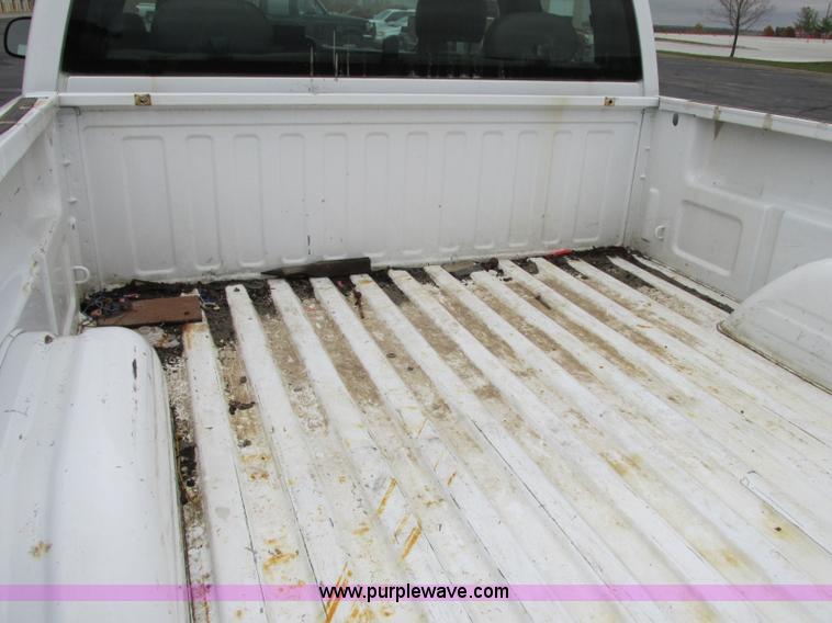 image for item F5371 2004 Chevrolet Silverado 1500 Ext. Cab pickup truck