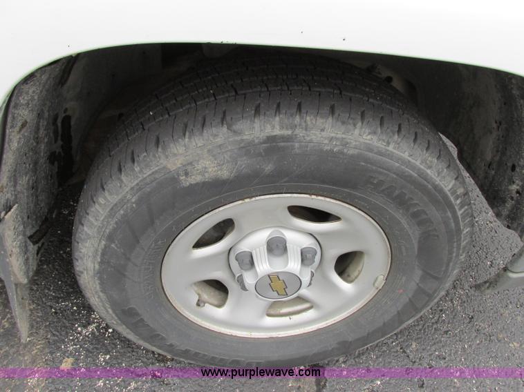 image for item F5371 2004 Chevrolet Silverado 1500 Ext. Cab pickup truck